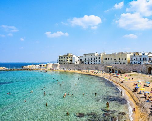 Gallipoli heeft prachtige witten stranden en beachclubs
