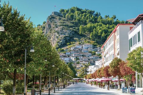 mooi straatje in Berat - Albanië