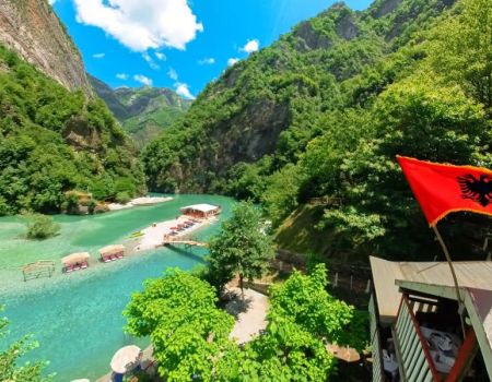 shala rivier albanie